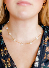 Load image into Gallery viewer, Gracie Flower Necklace